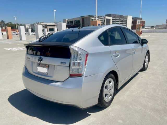 Toyota Prius Image 2